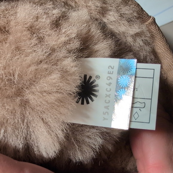 Classic UGG Chestnut Boots - Picture 6 of 10